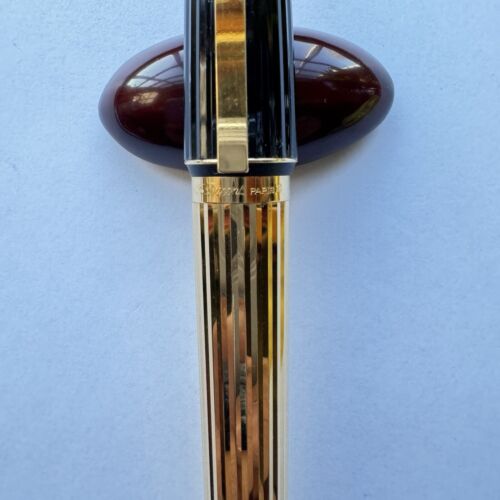 S.T. DUPONT St Germain Fountain Pen 18K M Nib