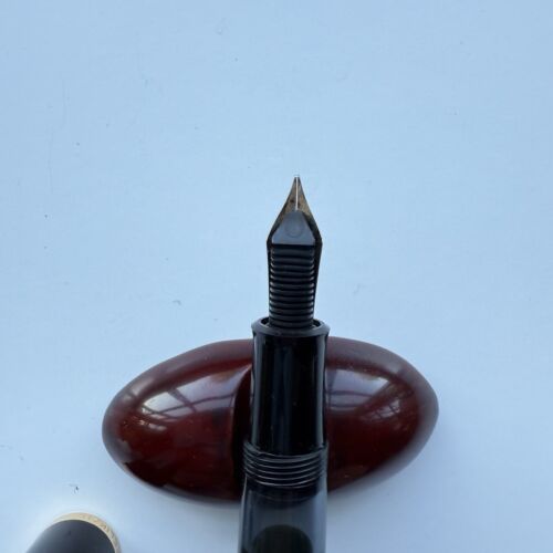 Pelikan Classic M200 Green Marbled fountain pen - 14C M Nib