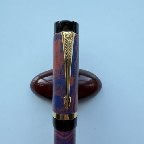 Parker Duofold International “Swirl” Ebonite, 18K Needlepoint (#80) Nib