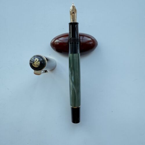 Pelikan Classic M200 Green Marbled fountain pen - 14C M Nib