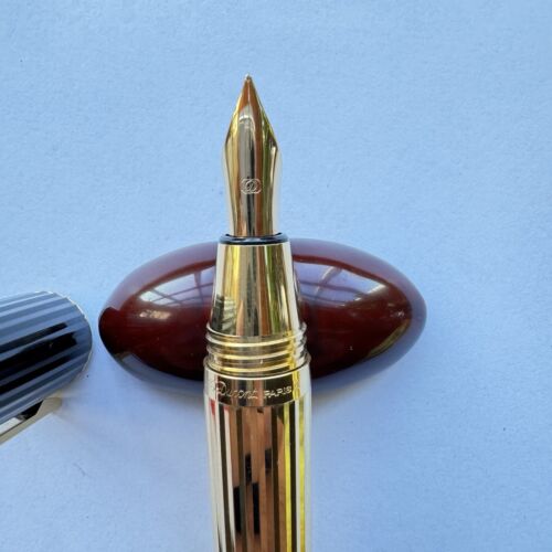 S.T. DUPONT St Germain Fountain Pen 18K M Nib