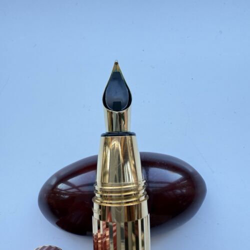 S.T. DUPONT St Germain Fountain Pen 18K M Nib