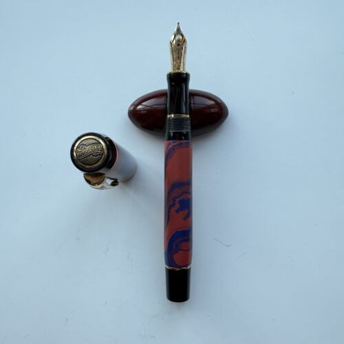 Parker Duofold International “Swirl” Ebonite, 18K M Nib