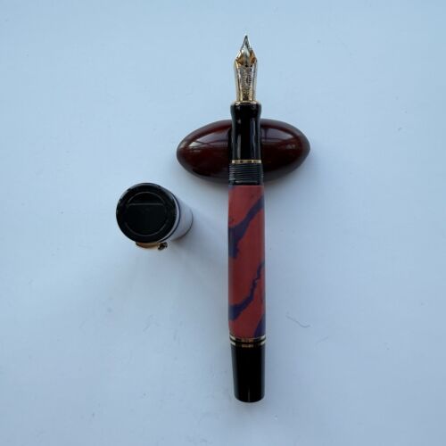 Parker Duofold International “Swirl” Ebonite, 18K M Nib