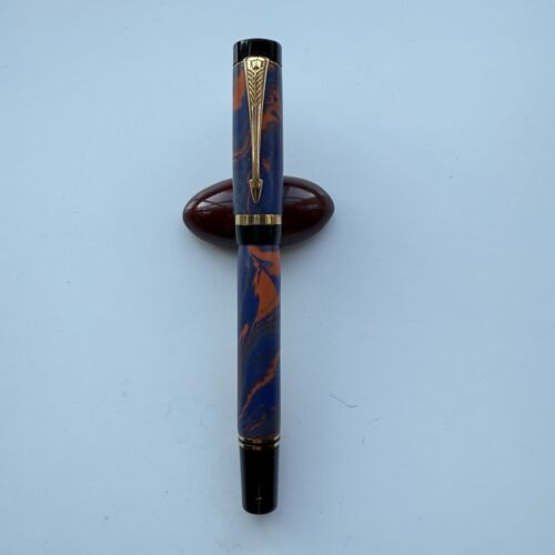 Parker Duofold International “Swirl” Ebonite, 18K M Nib