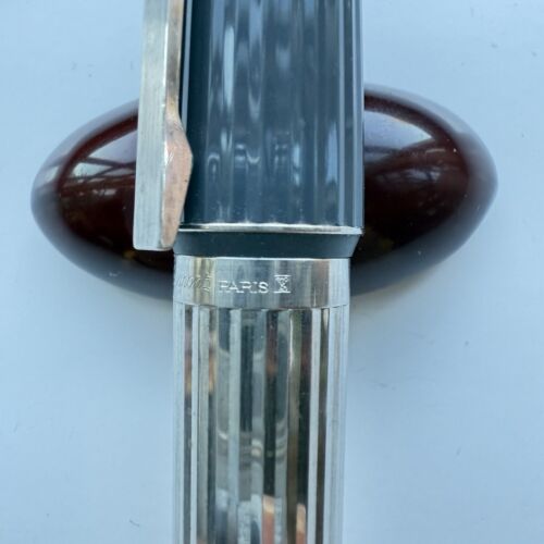 S.T. DUPONT St Germain Fountain Pen 18K M Nib