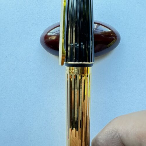 S.T. DUPONT St Germain Fountain Pen 18K M Nib