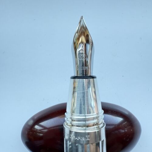S.T. DUPONT St Germain Fountain Pen 18K M Nib