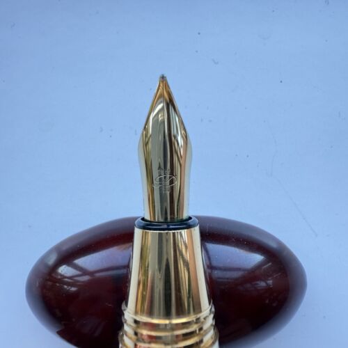 S.T. DUPONT St Germain Fountain Pen 18K M Nib