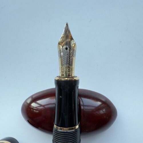 Parker Duofold International “Swirl” Ebonite, 18K M Nib